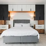 Skylark - Melbourne Penthouse With Jacuzzi & View Apartment