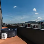 Skylark - Melbourne Penthouse With Jacuzzi & View