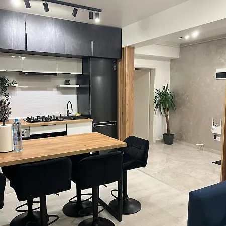 Skylark - Melbourne Penthouse With Jacuzzi & View * Brasov