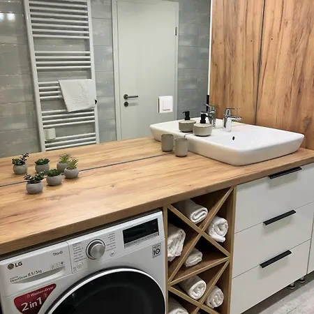 Apartment Skylark - Melbourne Penthouse With Jacuzzi & View