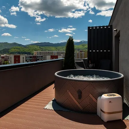 Skylark - Melbourne Penthouse With Jacuzzi & View Brasov