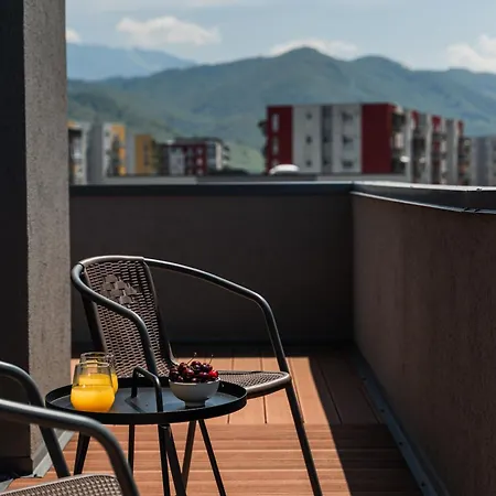 Skylark - Melbourne Penthouse With Jacuzzi & View Braşov