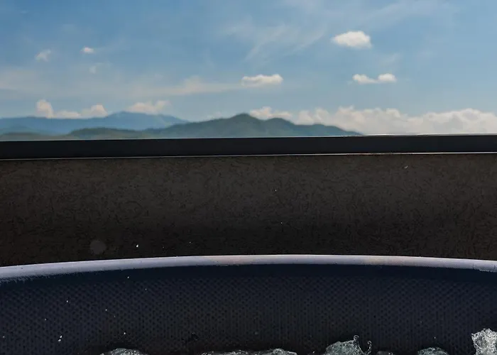 Skylark - Melbourne Penthouse With Jacuzzi & View * Braşov